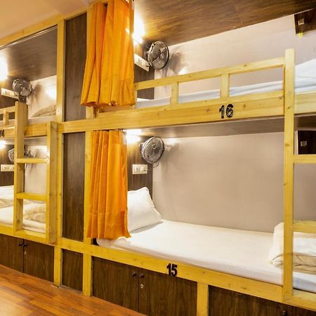 Sunrise Hostel Dormitory Мумбаи Экстерьер фото